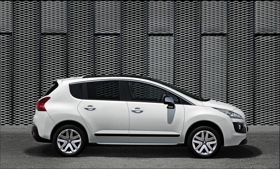  Peugeot 3008 HYbrid4 2010 года  (фото 25 из 35)